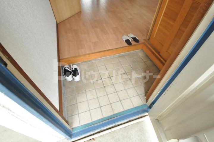 ハイツタナカ第1の玄関