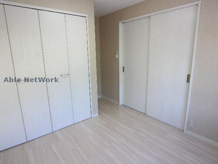 ワイルドローズの居間