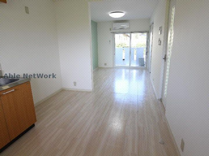 ワイルドローズの居間