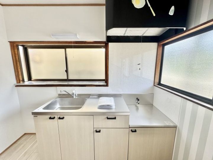 山梨県甲府市東光寺2(一戸建)の賃貸物件のキッチン