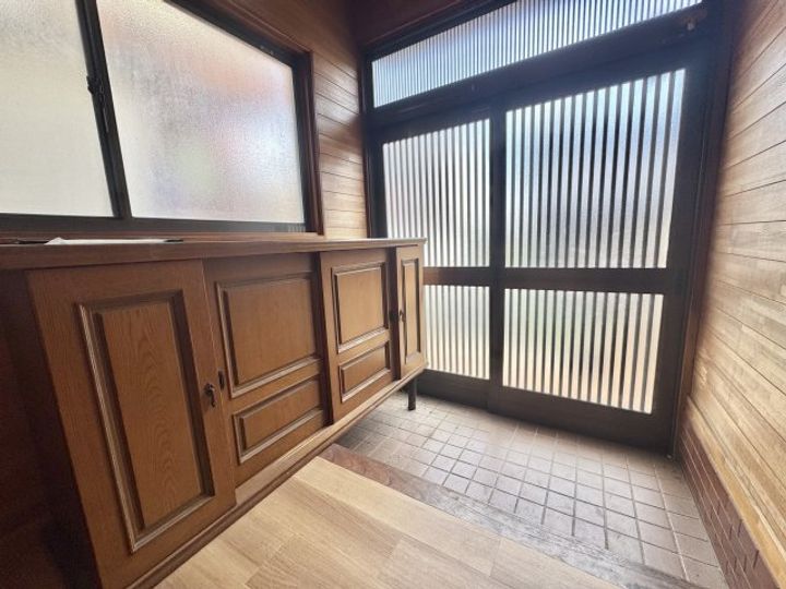 山梨県甲府市東光寺2(一戸建)の賃貸物件の玄関
