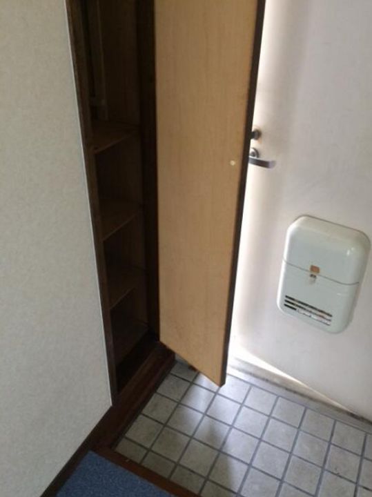 ワンズユース今寺の玄関