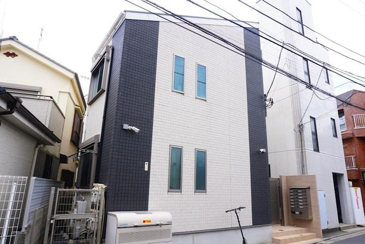 ホームズ千住の外観