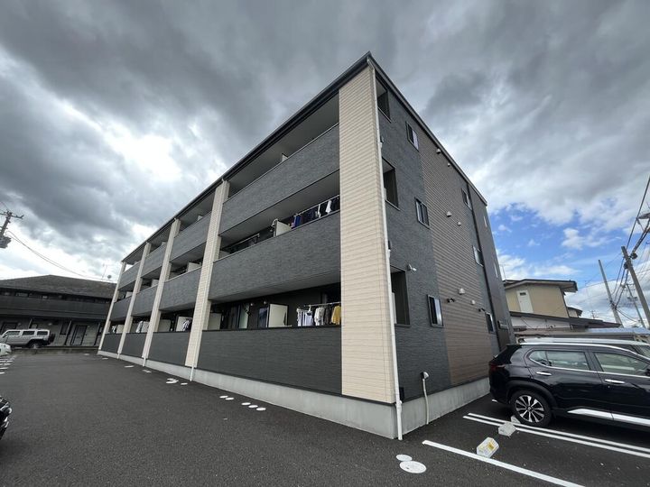 GRAND SOLEIL手倉田の外観