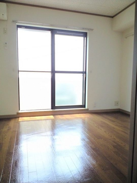神奈川県横浜市鶴見区岸谷3(マンション)の賃貸物件の居間