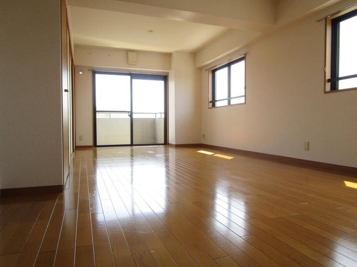 ウィステリア ヴィラの居間