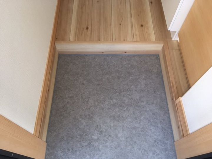 アリュール愛宕橋の玄関