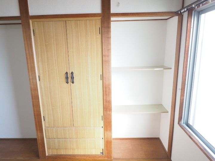 久保マンションの居間