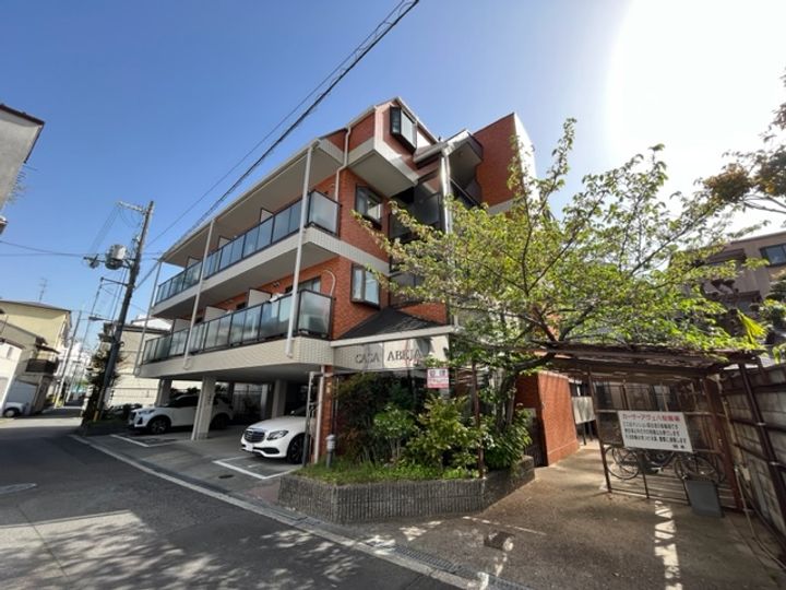 カーサアヴェハの外観