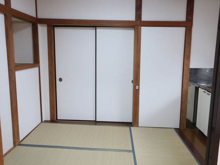 砺波荘の居間