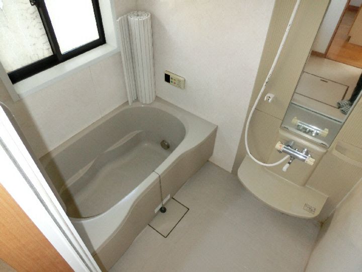 山口県岩国市平田6(アパート)の賃貸物件の風呂