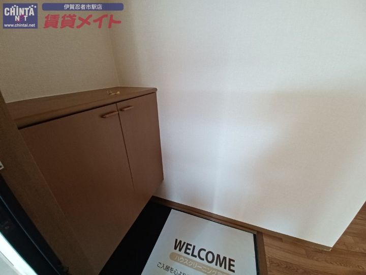 コーポルグランの玄関