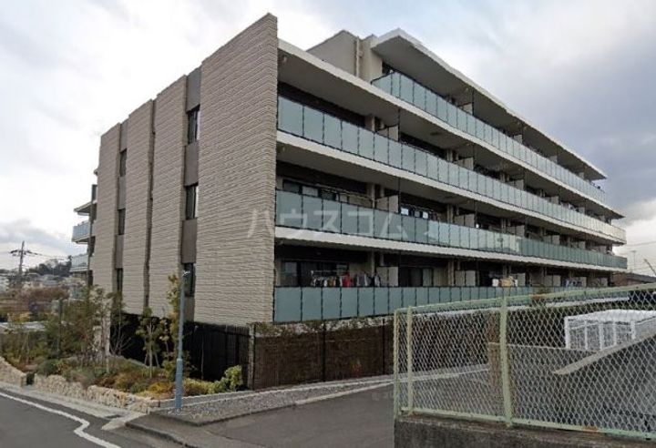 ドレッセ横浜十日市場レジデンスの外観