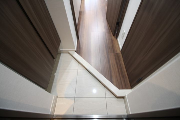 クオリタス田端の玄関