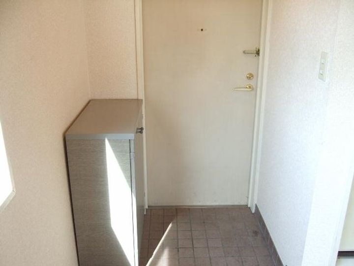アパートメンツ青山の玄関