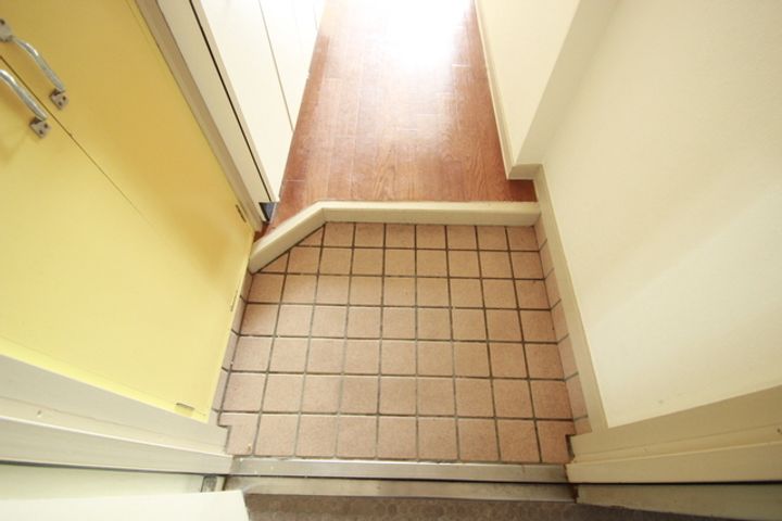 舟入 松尾ビルの玄関