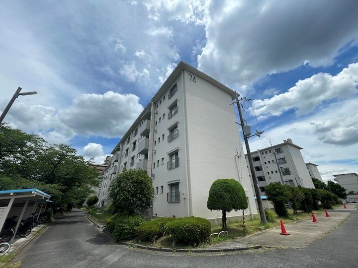 中宮第4住宅74号棟の外観