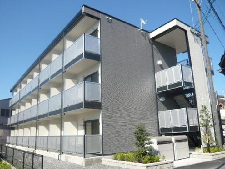 レオパレスルナボアールの外観