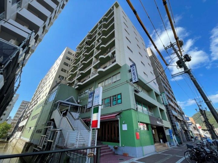 呉中央レックスマンションの外観