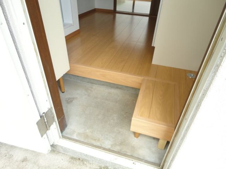 エステート白楽の玄関