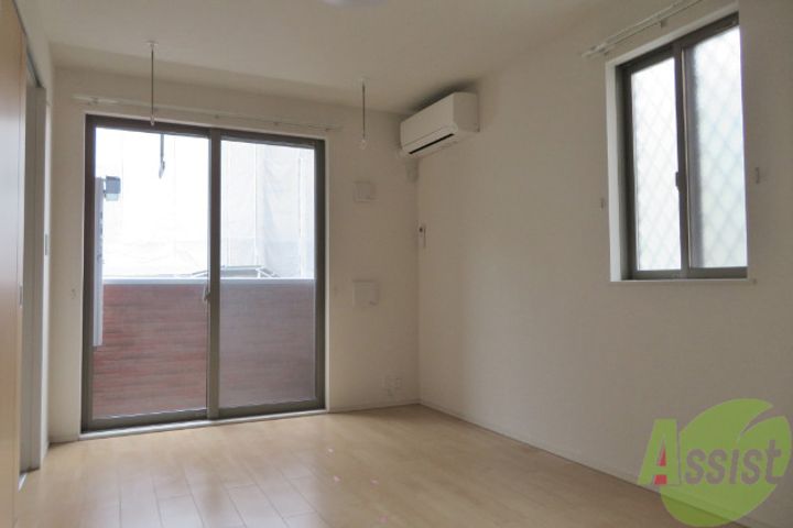 モデッサ・5の居間