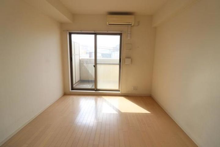 ジュネーゼグラン福島Ebieの居間