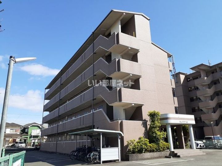 ハイタウン久保の外観