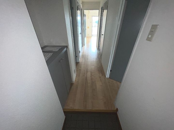 キャラミOMIYAの玄関