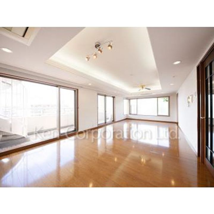 クリオレミントンハウス横濱山手の居間