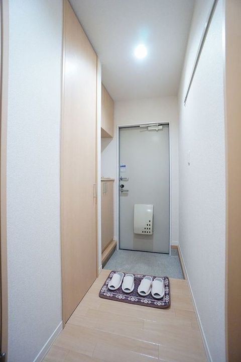 ラ・ボンヌ・メゾンB棟の玄関