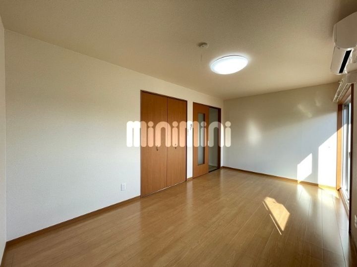 タウニー鹿田の居間