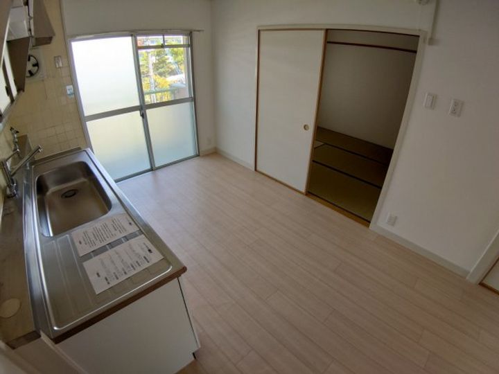 中山五月台14号棟の居間