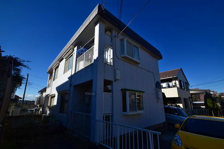 光ハイツの外観