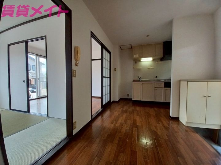 ピュアドミール白山の居間