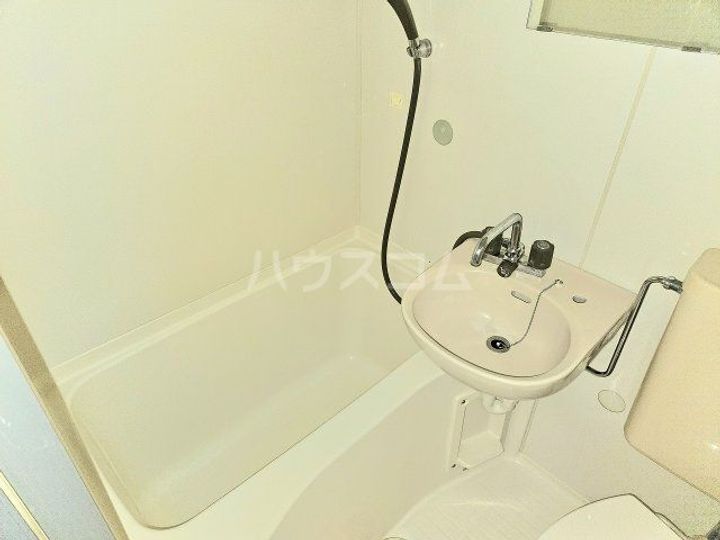 ドミトリーカナイの風呂