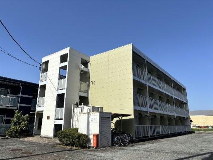 レオパレスバンリュの外観