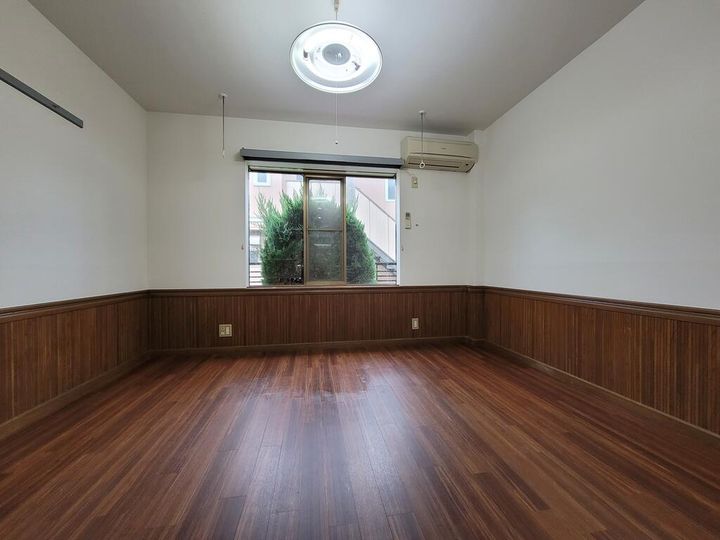 メゾン・カルムIの居間