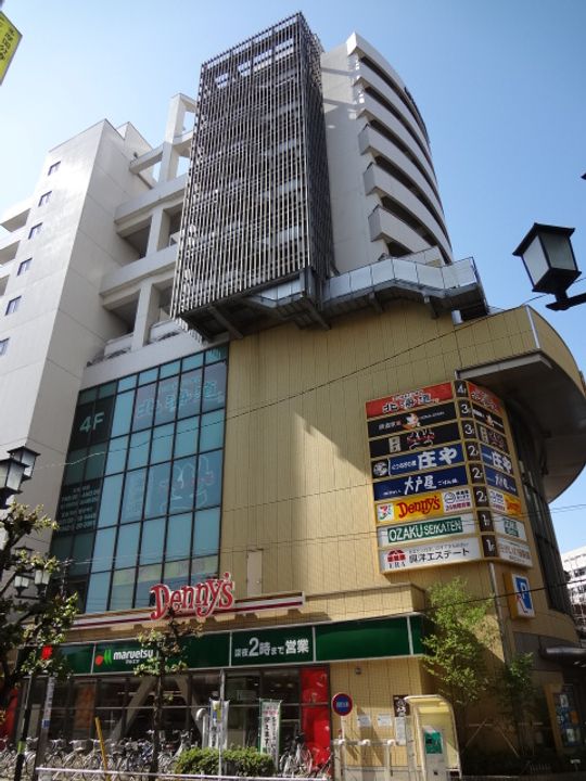 メゾン・カルムIの周辺