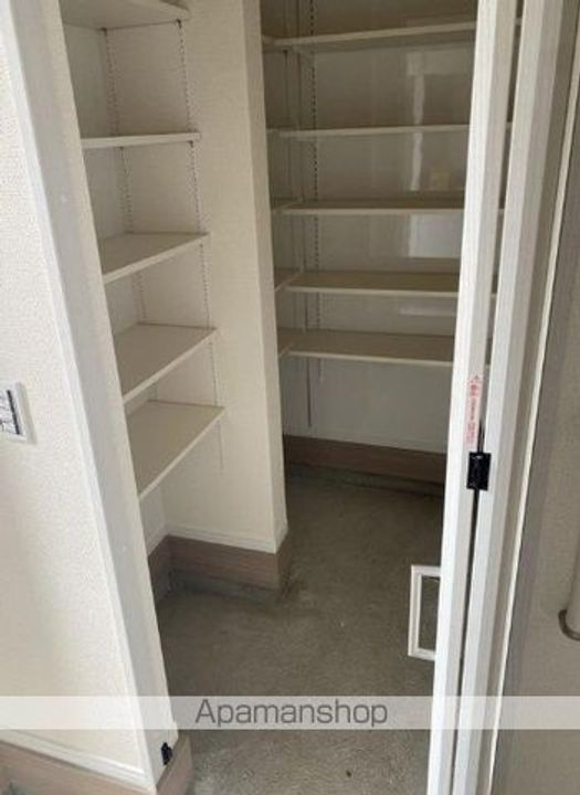 東京都三鷹市野崎3(一戸建)の賃貸物件の玄関