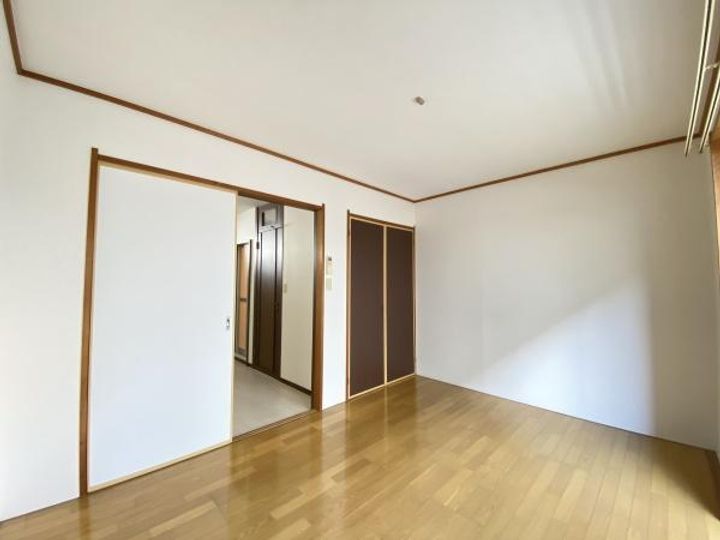 神奈川県厚木市妻田東3(アパート)の賃貸物件の居間