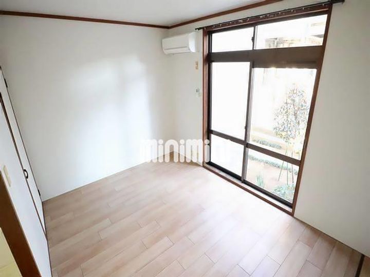 シティハイムドルチェIの居間