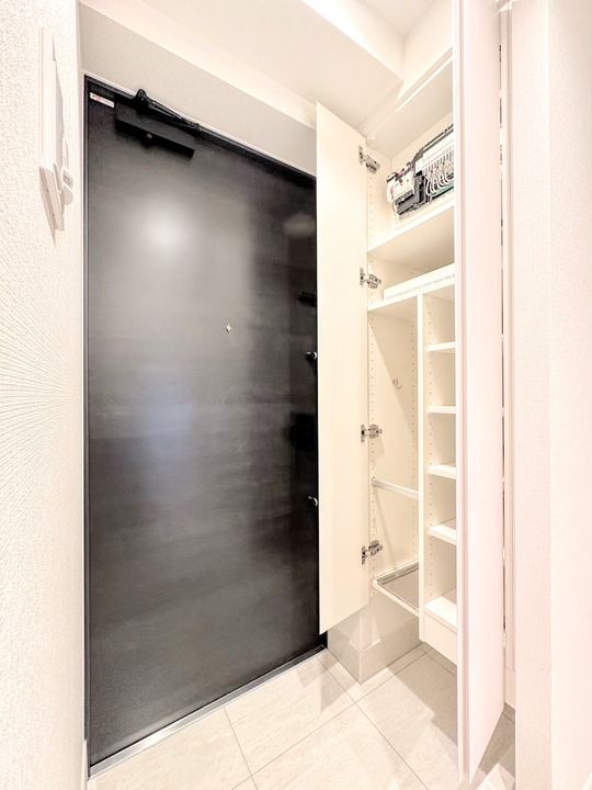 東京都品川区上大崎3(マンション)の賃貸物件の玄関