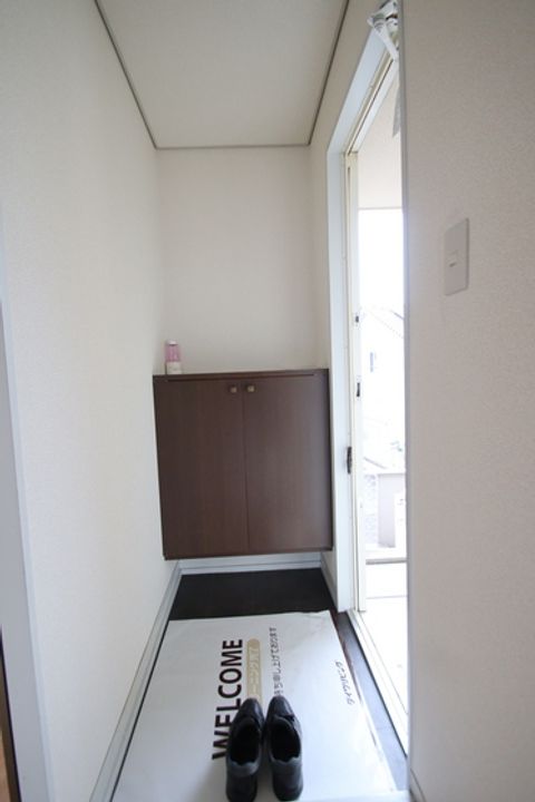 岡山県岡山市中区高島新屋敷(アパート)の賃貸物件の玄関