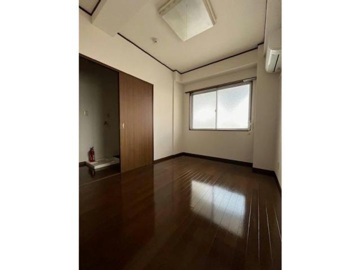 小泉マンションの内装