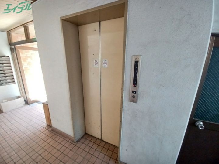 ベース四日市の地図