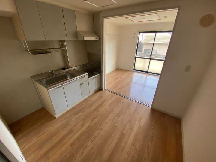 フレグランス紺屋Iの居間