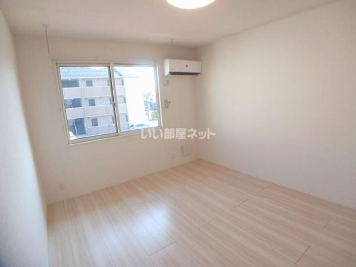 新潟県上越市石橋2(アパート)の賃貸物件の居間