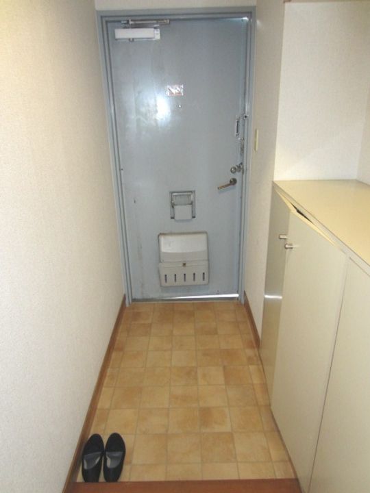 住友ハイツの玄関