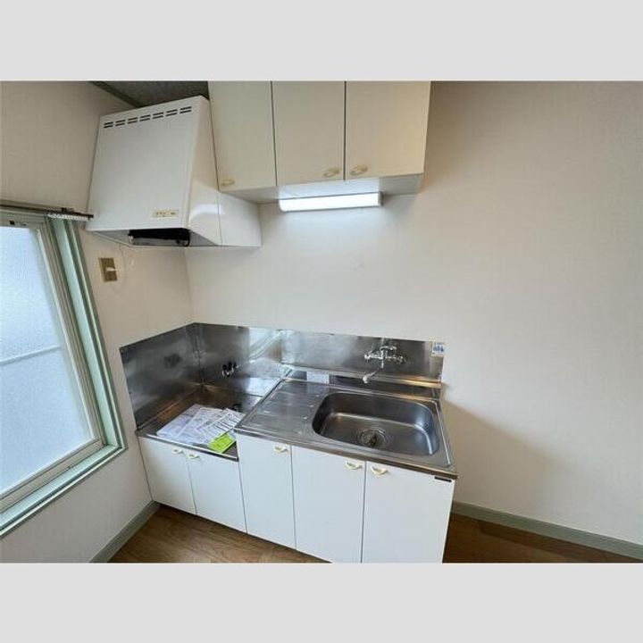 新潟県新潟市西蒲区巻甲(アパート)の賃貸物件のキッチン
