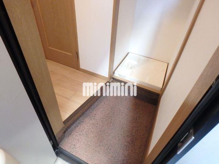 SRコーポC棟の玄関